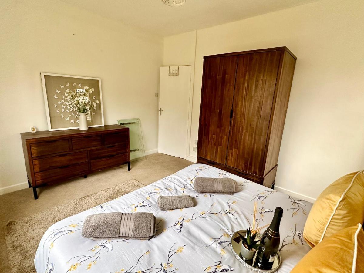 Three Bedroom Rural, Relaxing And Peaceful,Dogs Welcome! With Cymru Holidays 阿伯加文尼 外观 照片