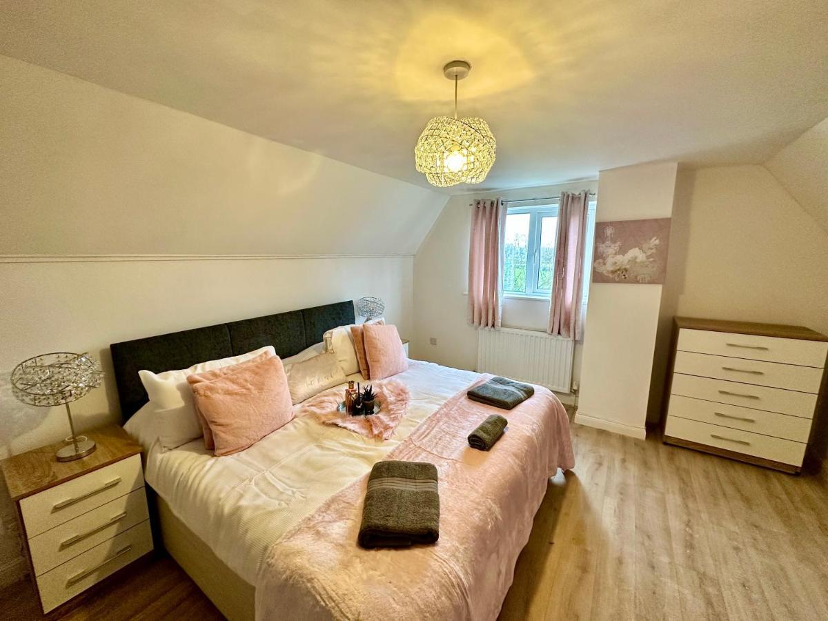 Three Bedroom Rural, Relaxing And Peaceful,Dogs Welcome! With Cymru Holidays 阿伯加文尼 外观 照片