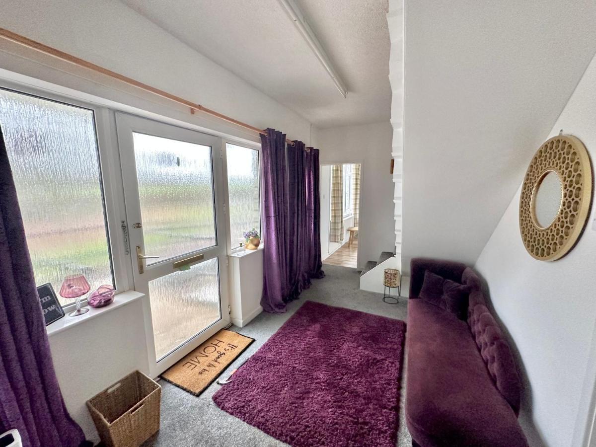 Three Bedroom Rural, Relaxing And Peaceful,Dogs Welcome! With Cymru Holidays 阿伯加文尼 外观 照片