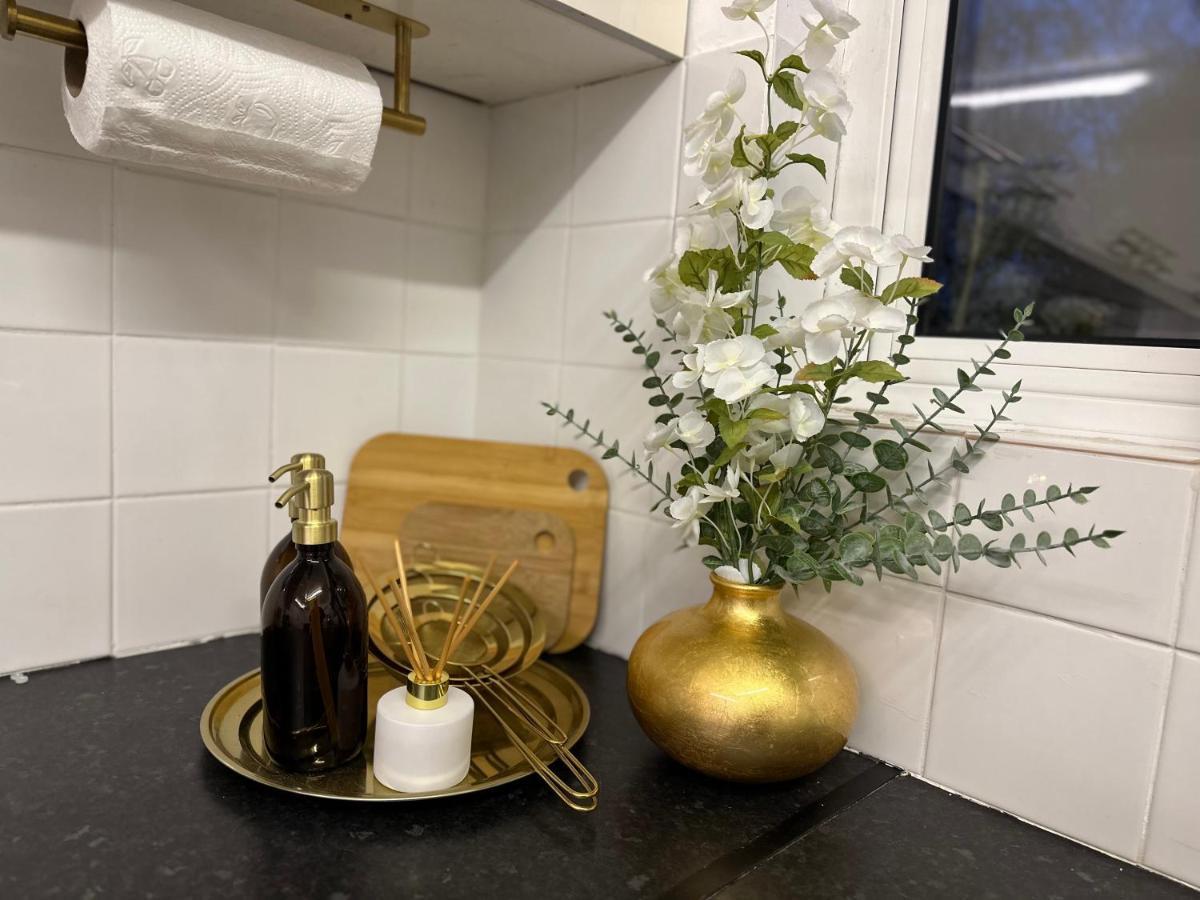 Three Bedroom Rural, Relaxing And Peaceful,Dogs Welcome! With Cymru Holidays 阿伯加文尼 外观 照片