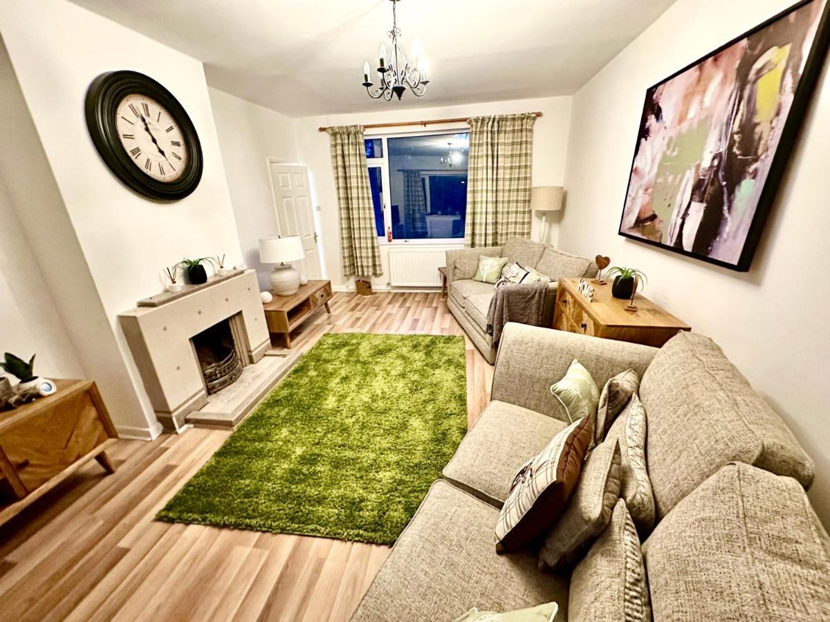 Three Bedroom Rural, Relaxing And Peaceful,Dogs Welcome! With Cymru Holidays 阿伯加文尼 外观 照片